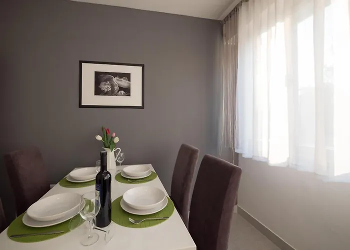 Gin Apartament *