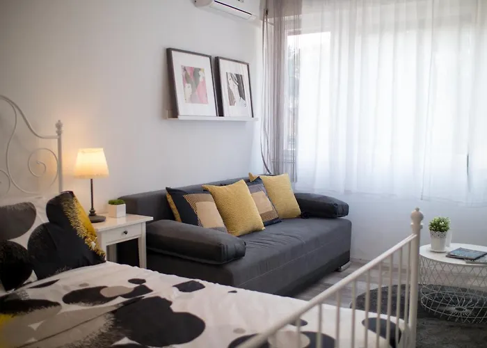 Gin Apartament *