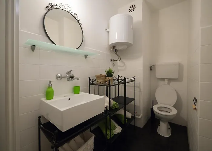 Gin Apartament *