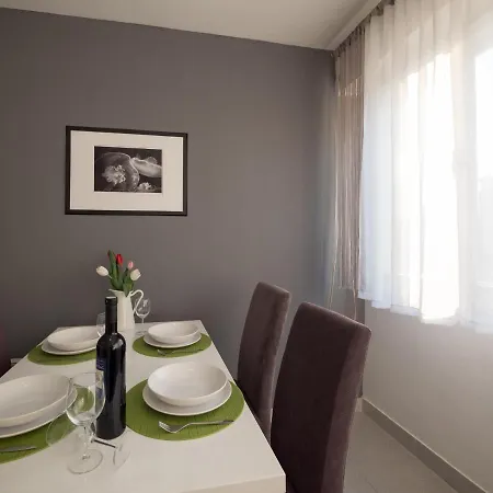 Gin Apartman Apartment *