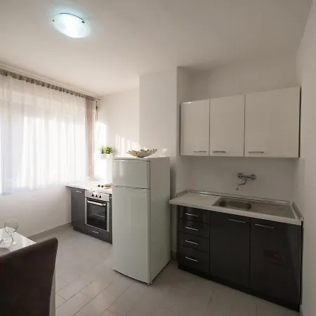 Apartment Gin Apartman