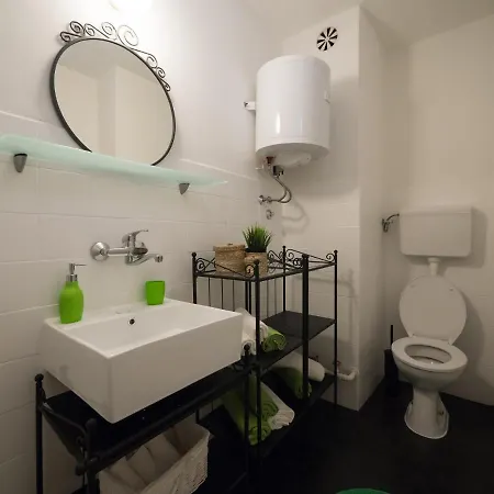 Gin Apartman Apartment *